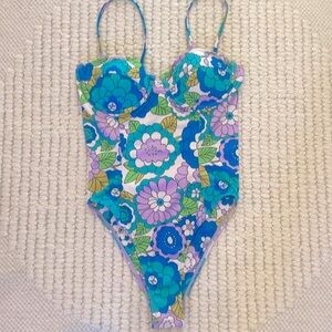 New retro floral one piece swimsuit 🌼